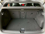 コンパクトながら十分な荷室空間を確保、広々ラゲージスペースです。
