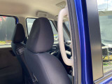 【乗降用グリップ】ルークスは低床フロアで乗降しやすいお車です。が、お子様やご年配の方で乗降しづらい時がある時は、大型で掴みやすいこのグリップをご利用頂くと便利です。
