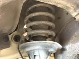 お車を安心してお乗りいただく為には、足回りの定期点検が欠かせません。サービスサポート(有償保証)では無料点検もご提供しており、安心のカーライフをお過ごしいただけるサポート体制が整っています。