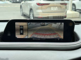 フロントカメラもございますので、狭い道でも安心して運転をしていただけます。