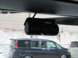 ドライブレコーダーのリア撮影用カメラです。車体後方の映像をバッチリ記録します。