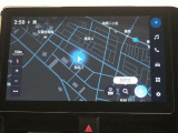 ディスプレイオーディオ(コネクティッドナビ対応)PLUS搭載。T-Connectご契約で2028年3月まで無償で利用できるナビ(期限到来後は有償)と、解約後も利用できる車載ナビが搭載されています。