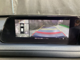 狭い場所での駐車やすれ違いなどでより的確な運転操作に役立つ360&deg;ビューモニターが装備されています。