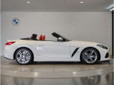 【BMWの伝統-3】BMWのお車は、&ldquo;駆け抜ける歓び&rdquo;を体現しております。走行の安定性とコーナリングの良さを追求し、思い通りにハンドルの操作可能です。