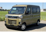 車両の品質管理は室内展示場を完備しておりますので、品質を保った状態の車両をご覧いただけます。