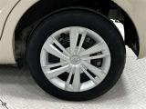 タイヤサイズは165/65R14!納車前の点検時にタイヤ交換させていただきます!ホイールキャップに傷があります。