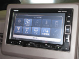 ナビゲーションは純正メモリーナビ(VXM-184VFi)を装着しております。AM、FM、CD、DVD再生、Bluetooth、フルセグTVがご使用いただけます。初めて訪れた場所でも安心ですね!