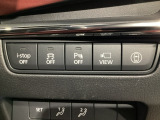 クラスタースイッチ部分には、DSC(横滑り防止機構)やパーキングセンサーON/OFF、カメラ切り替えスイッチを配置しております。
