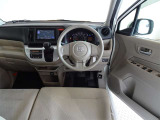 視界良好、操作しやすい運転席です。