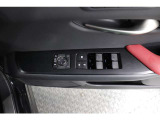 運転席ドアスイッチ回りの画像です。