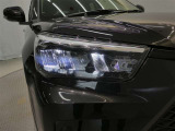 LEDヘッドライトです。デザイン性がよくとても明るいので、夜間の走行や悪天候でも安心です。しかも長寿命!