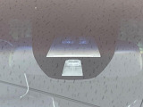【シティブレーキアクティブシステム】低速走行中に前方の車両等を認識し、衝突しそうな時は警報とブレーキで衝突回避と被害軽減をアシスト。より安全にドライブをお楽しみいただけます。