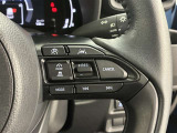レーダークルーズコントロール(全車速追従機能付)付きです。車速に応じて追従支援してくれるので、ロングドライブも快適です。詳細は販売店スタッフまでおたずねください。