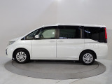 取り回しの良さをはじめ、縦列駐車やUターンなど、日常のシーンで使いやすさも追求。街中や狭い道でも、ボディの大きさを感じさせない扱いやすさです。