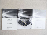 キーを取り出さずにドアを施錠&解錠。クルマの始動も可能です。