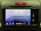 バックでの車庫入れも安心です! リアカメラが付いているバックモニター付のナビを装備しております。操作線もついており距離感も画面から確認できます。