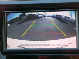 駐車に便利なバックモニター搭載車です。後方の映像が見えるのでバックも安心です。