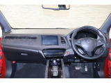 操作性に優れた運転席となります!小物入れや各ボタンの配置にこだわり、使いやすいです!座り心地もよく視認性も良好なのでロングドライブもお任せ下さい!