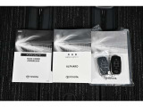 キーを取り出さずにドアを施錠&解錠。クルマの始動も可能です。