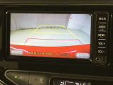 【バックカメラ】あると便利なバックカメラ装備!駐車時に後方がリアルタイム映像で確認できます。立体駐車場や夜間の車庫入れ時に大活躍!運転スキルに関わらず、今や必須となった装備ですね♪
