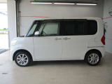 排気量は660ccの軽自動車。両側パワースライドドアです。