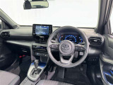 運転席まわりです。 各操作スイッチは使いやすい位置に配置されてます。