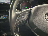 各操作スイッチなどもハンドルから手を放すことなく操作可能で安全運転に支援いたします!