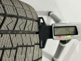 冬タイヤの残り溝は7.5mmです。スリップラインからは5.9mmとなっております。