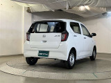 リヤ、後ろから見るとまた車の印象が変わってきますね☆☆