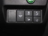 VSA(Vehicle Stability Assist)が装備!!VSAはコーナリング時の横滑りを抑制する機能と車両の急激な挙動変化を抑える機能で、安定した走行を実現していいます!!