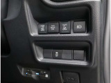 電動のスライドドアで楽々スムース!運転席からも開閉の操作もできます♪キーのスイッチひとつで自動開閉できる便利な機能もついてます♪