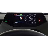視点移動が少ないセンターメーター、ロングドライブも疲れません。