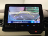 バックモニター付きで、車庫入れやバック時の後方確認をしっかりサポート。モニターに映し出される映像で死角も確認しやすく、狭い場所での駐車や後退時の操作をより安心して行えます。