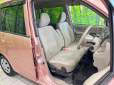 運転席シート廻りは使用感も少なく、良好な状態となっています。丁寧に使われていたことがよくわかりますね。