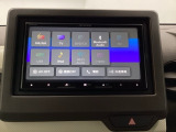 ドライブの必需品。見やすい・使いやすいメモリーナビを搭載。Bluetooth機能もついているのでお持ちのスマートフォンと連携させて、さらに便利に利用が可能です。