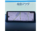 【マツダコネクト】  オーディオ操作、車両装備、ナビ案内など、統合的にモニターできる見やすいサイズのディスプレイです。