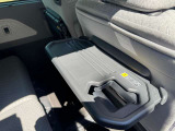 納車前整備は提携工場にて行い、納車時整備記録簿を発行いたします。基本交換消耗品については整備欄をご参照ください。