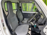 運転席シート廻りは使用感も少なく、良好な状態となっています。丁寧に使われていたことがよくわかりますね。