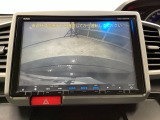 バックモニター付きで、車庫入れやバック時の後方確認をサポート。