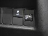 ◆VSA◆横滑り防止装置が装備されています。コーナーリング時の横すべりを抑える機能と、車両の急激な挙動変化を抑える機能で、安定した走行を実現しています。運転に安心とゆとりが出来ます。