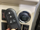 【スマートキー(エンジンスタートストップスイッチ)】スマートキー(電子キー)を持っていれば、スイッチを押すだけでエンジンをかけることができます!