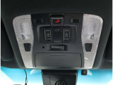 デュアルパワースライドドア&パワーバックドア装備!運転席周りのスイッチひとつで各ドアを自動で開閉でき楽々スムース♪スマートキーを携帯していれば、スイッチを押すだけで解錠&ドアオープンできます♪