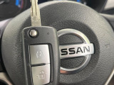【キーレス】少し離れた場所からでもボタン一つでドアの開錠・施錠ができるのでとっても便利!ドアの鍵穴周りに傷をつけることもありません♪