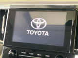 【メーカー純正ナビ】インテリアに溶け込むスタイリッシュな「専用設計」メーカーナビを装備♪視認性や操作性など基本性能にも優れ、より上質なカーライフをお楽しみいただけます。