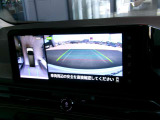 アラウンドビューモニター付きです 上から見たイメージで駐車出来ますので車庫入れの苦手な方も楽に駐車出来ます♪