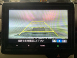 【バックカメラ】運転が苦手な方も車庫入れラクラクです!ギアをリバースに入れれば自動的に切り換わりますので、面倒な操作は不要です♪狭い駐車場もお車を傷つけず安心ですね!
