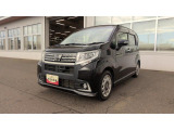スタイリッシュなエクステリアと質感のあるインテリアが魅力のムーヴカスタム。人気装備のカーナビがついています。