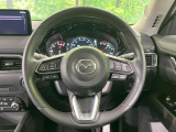 【純正革巻きステアリング】上質な革を使用することで、手にしっかり馴染みとても運転しやすいハンドルです♪