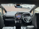 広々とした車内空間です。