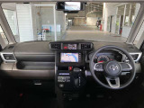 見通しのよいすっきりとした視界で、誰でも運転しやすいです。運転のしやすさは疲れにくさにも繋がりますよ♪